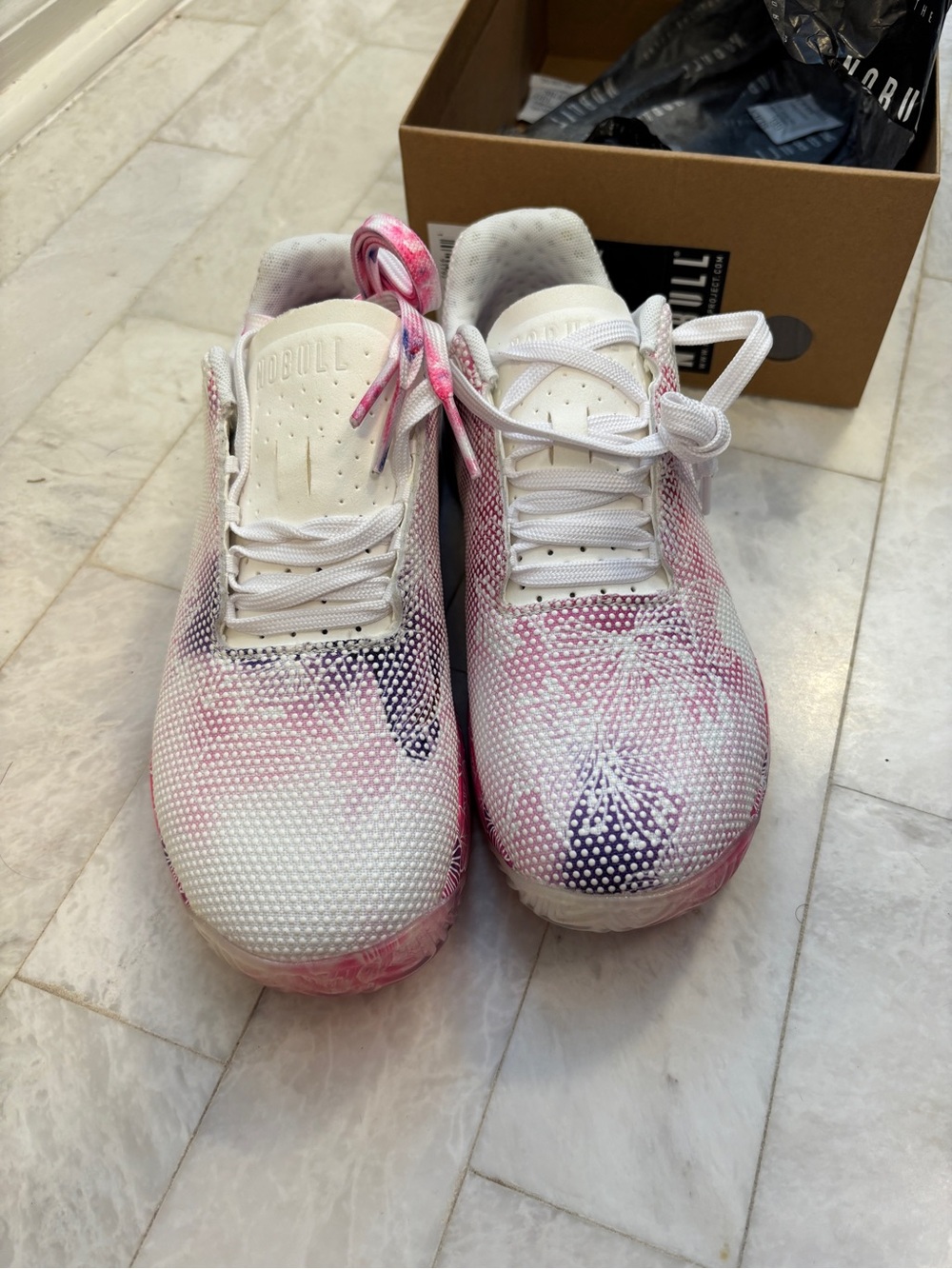 NOBULL White and Pink Floral Low-Top Trainer NEW IN BOX - Picture 6 of 10